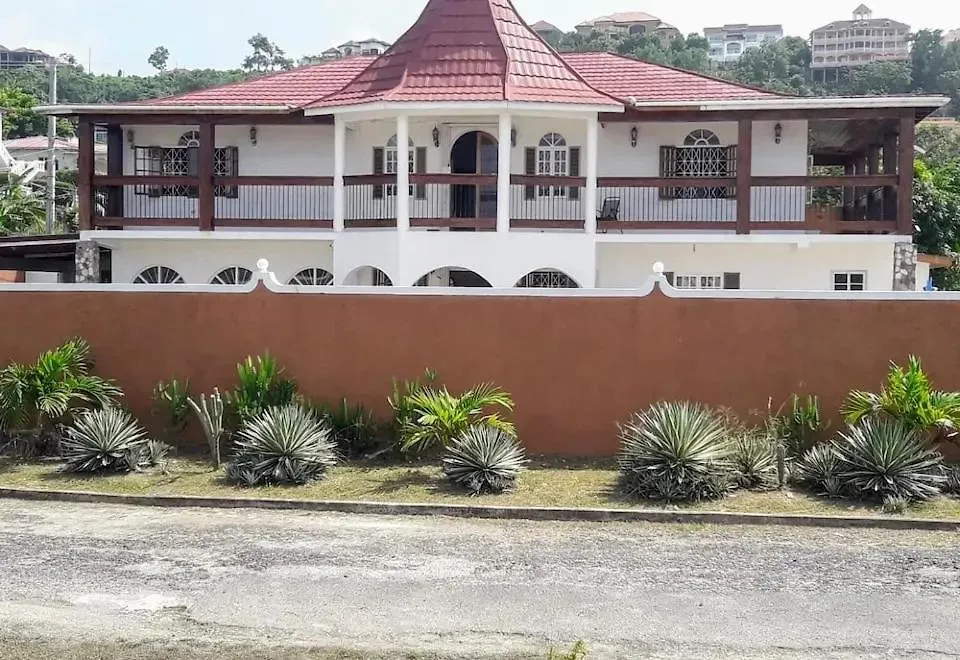 Comfort Rooms Ocho Rios